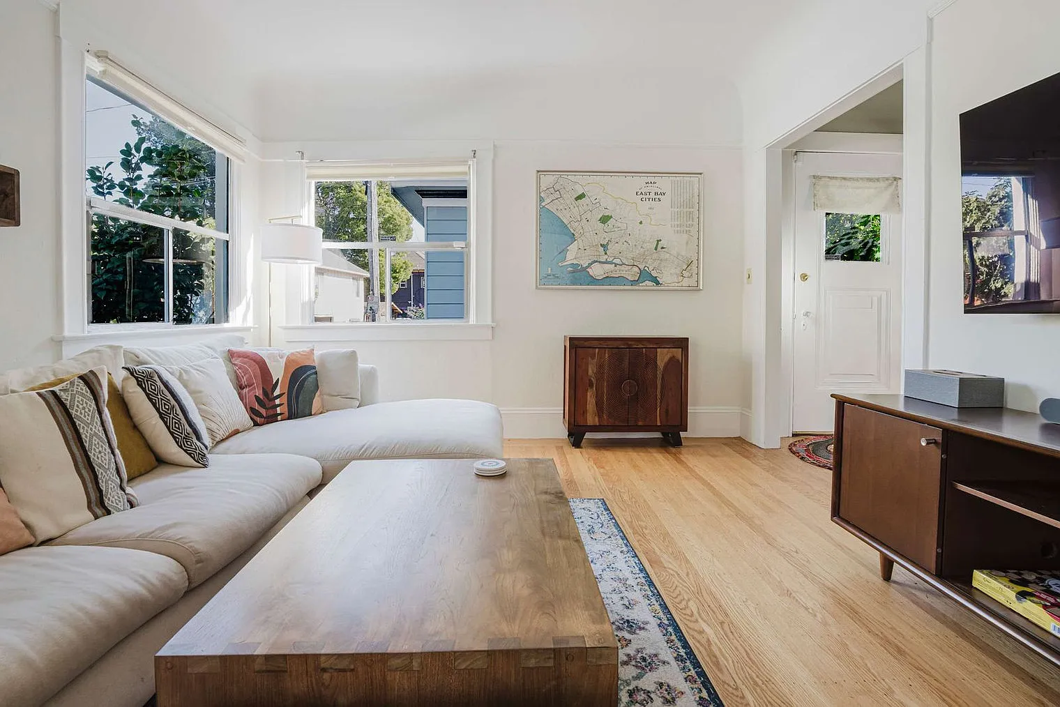 1 bed, 1.0 bath, 710 sqft, $4,652 — Photo 4