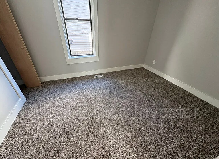 706 Davis St — Photo 4