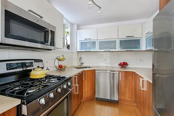 Sold by Compass | media 22