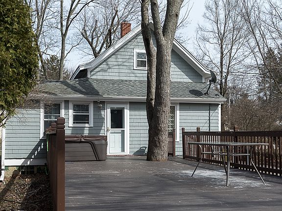 5th image of 11 N Wallace Blvd