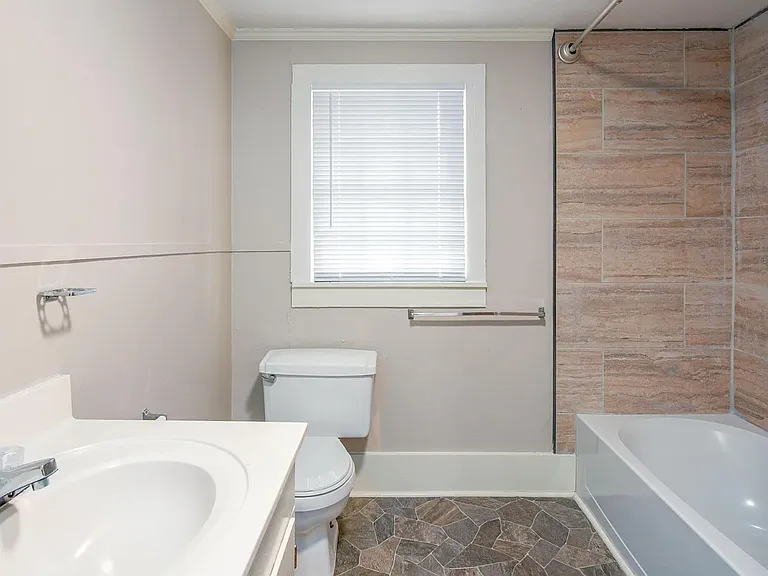 141 W 9th Ave — Photo 4