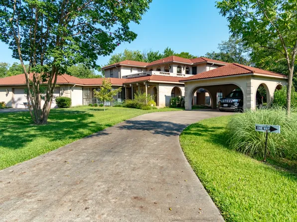 408 Rainey St, Bonham, TX 75418