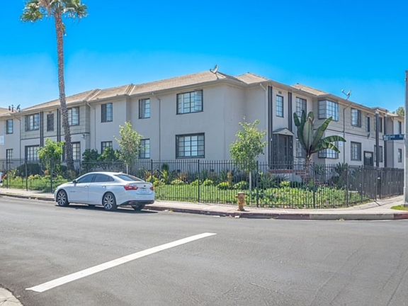 3rd image of 4009 S Muirfield Rd #4316-A