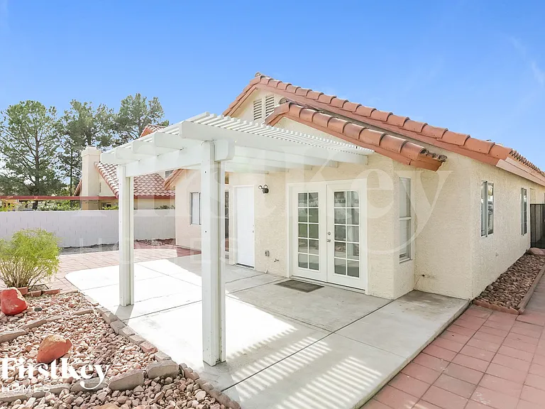 3336 Surfline Dr — Photo 14