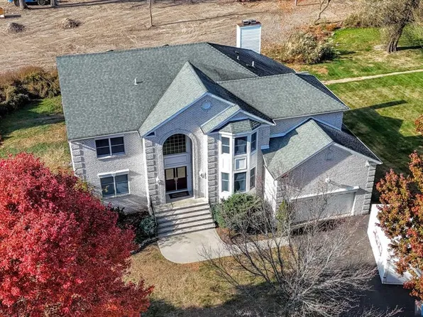 309 Cardinal Pl, Paramus, NJ 07652