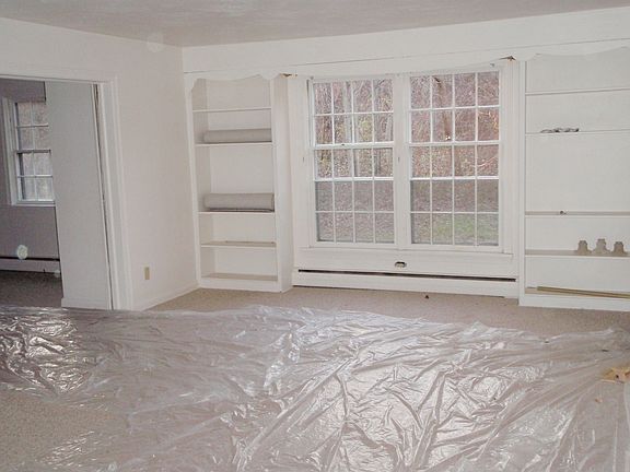 living rm13' x 22' new carpe