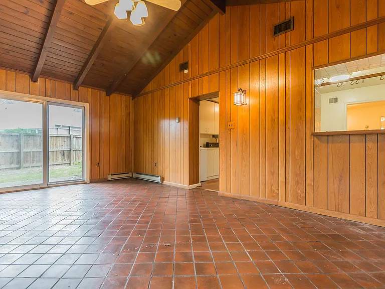 9702 Bellevue Dr — Photo 17