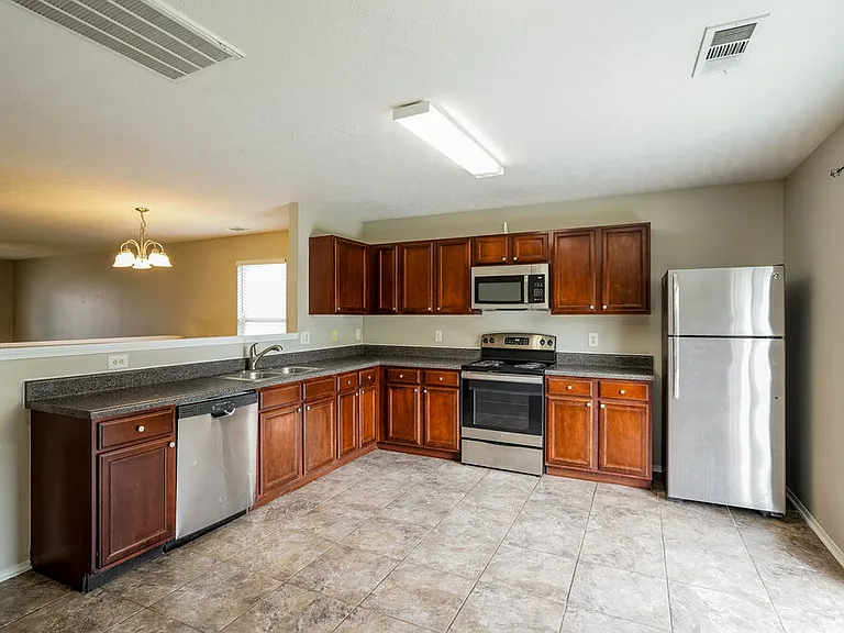 2893 Creekbend Dr — Photo 7