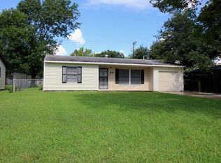 35 16th St N, Texas City, TX 77590