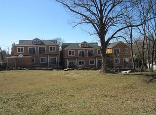 83 Steamboat Rd, Great Neck, NY 11024