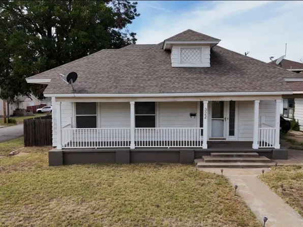 322 S 5th St, Clinton, OK 73601