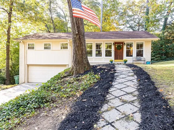 1622 Fernleaf Cir NW, Atlanta, GA 30318