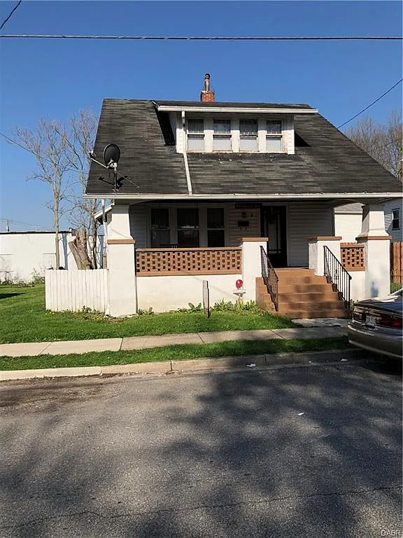9 Pleasant Ave photo 1