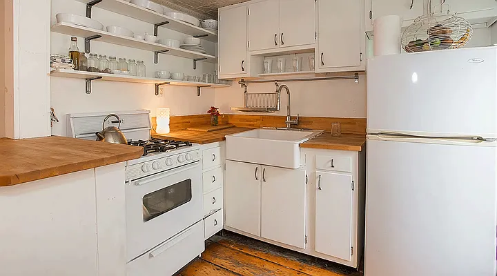 Sold by Dwell Residential Inc | media 14