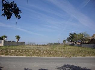 135 Fairway Ln, Laredo, TX 78041