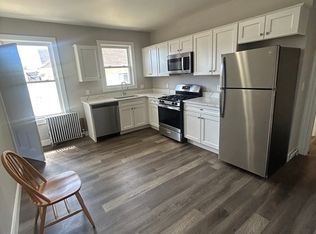 666 Metropolitan Ave APT 3, Hyde Park, MA 02136