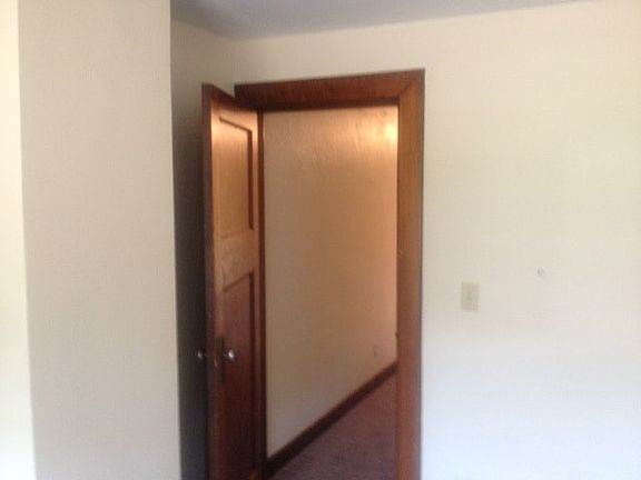 4th image of 3415 Wayne Ave