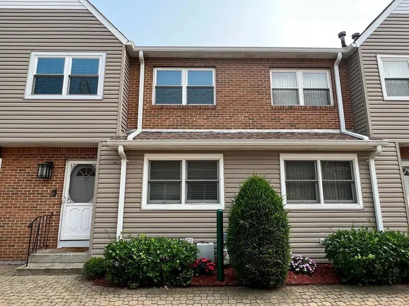 280 Franklin Avenue #17, Franklin Square, NY 11010