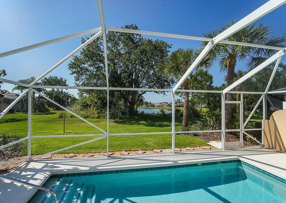 1st image of 8439 SE Retreat Drive