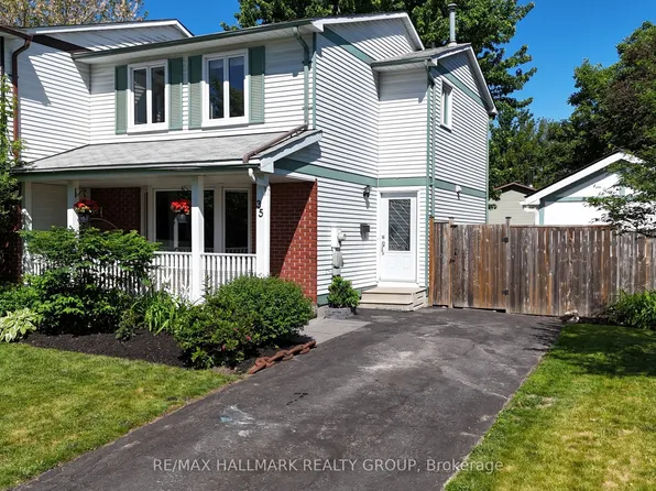 35 Seabrooke Dr, Ottawa, ON K2L 2H8