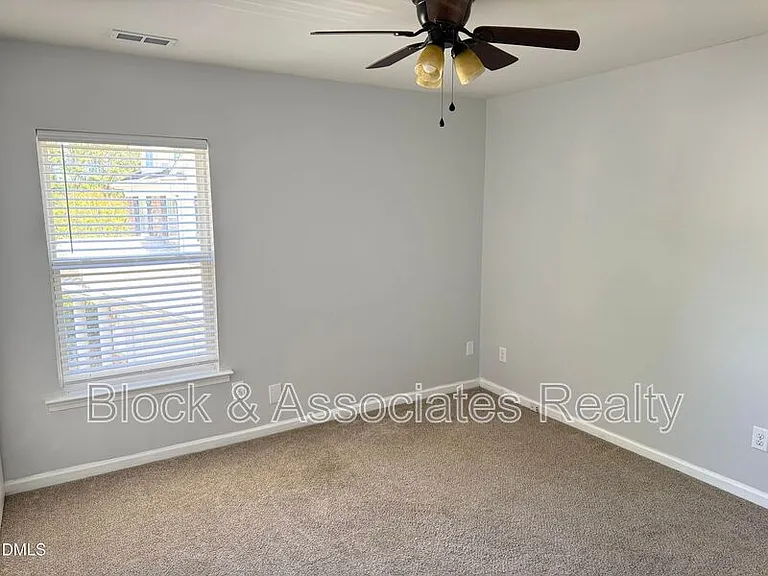 108 Poppy Hills Ct — Photo 17