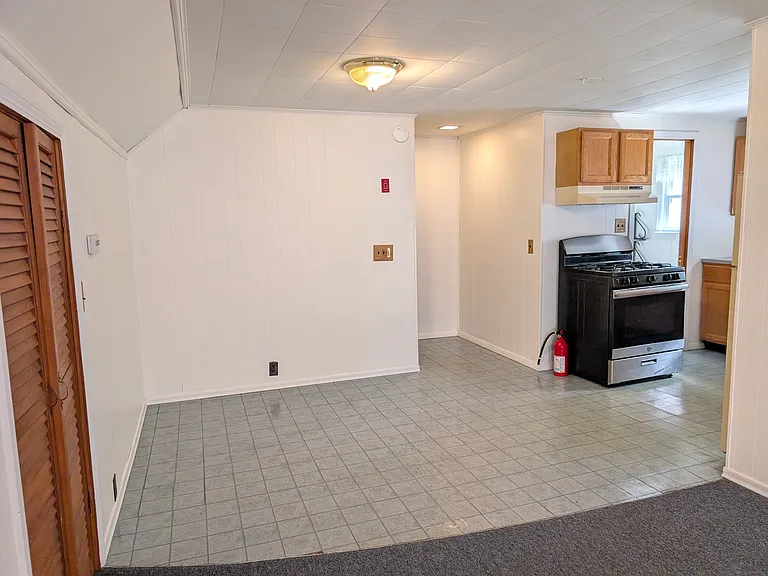 57 Colonial Dr — Photo 11
