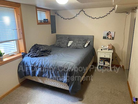 4th image of 802 E Kearney St