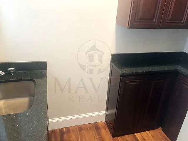 3 bed, 1.5 bath, 950 sqft, $3,000 — Photo 3