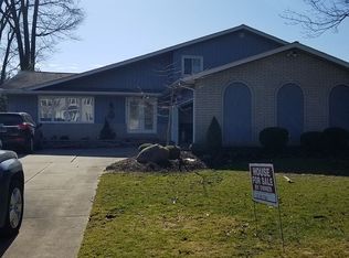 6797 Paula Dr, Middleburg Heights, OH