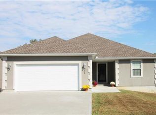 971 E Market St, Warrensburg, MO 64093