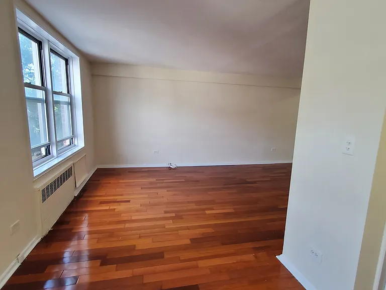 399 Ocean Pkwy #3J — Photo 2