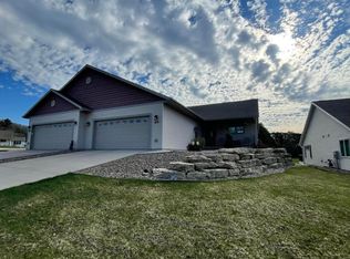 819 Wildwood Ct, La Crescent, MN 55947