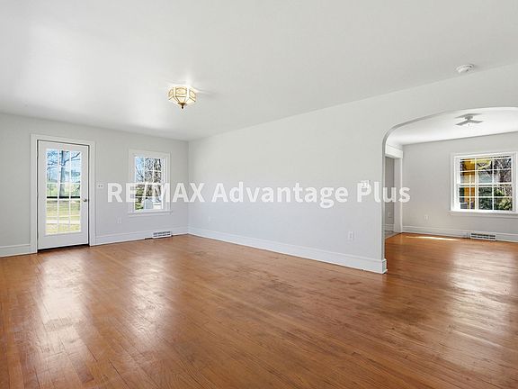 5th image of 155 Campbell Hill Rd