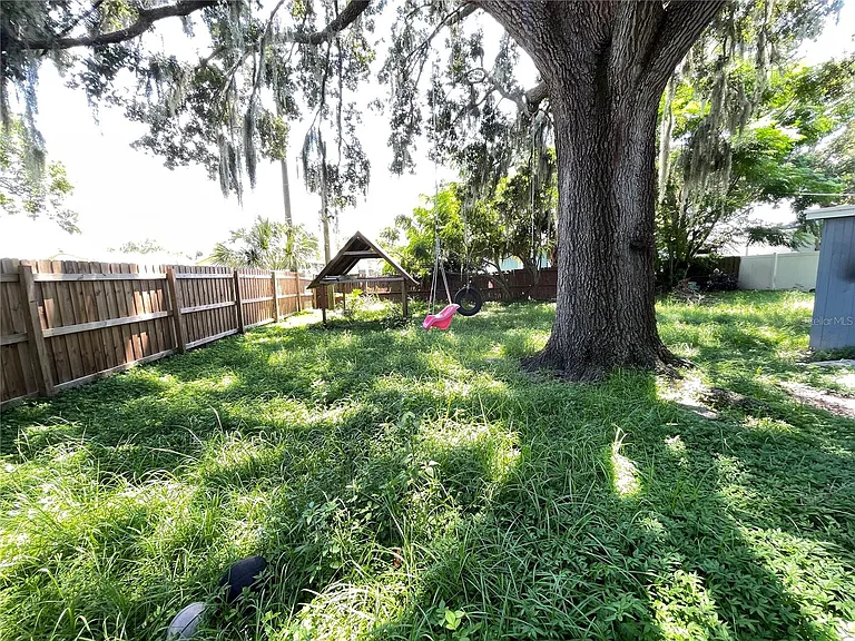 8104 Badger Ln — Photo 5