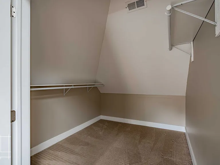 216 W. Hubbard Ave — Photo 28
