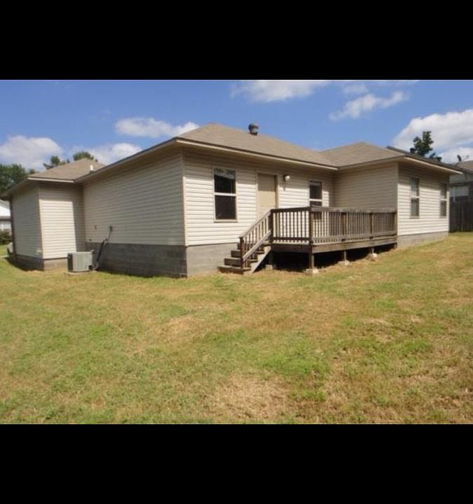 2nd image of 3 Shamsie Dr