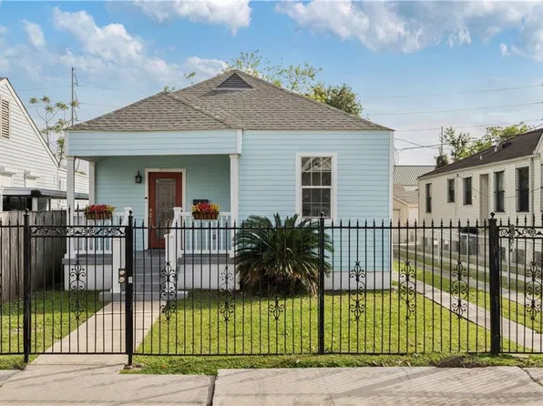 8227 Oleander St, New Orleans, LA 70118