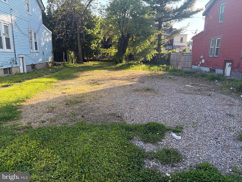 1st image of 213 Woodlawn Ave