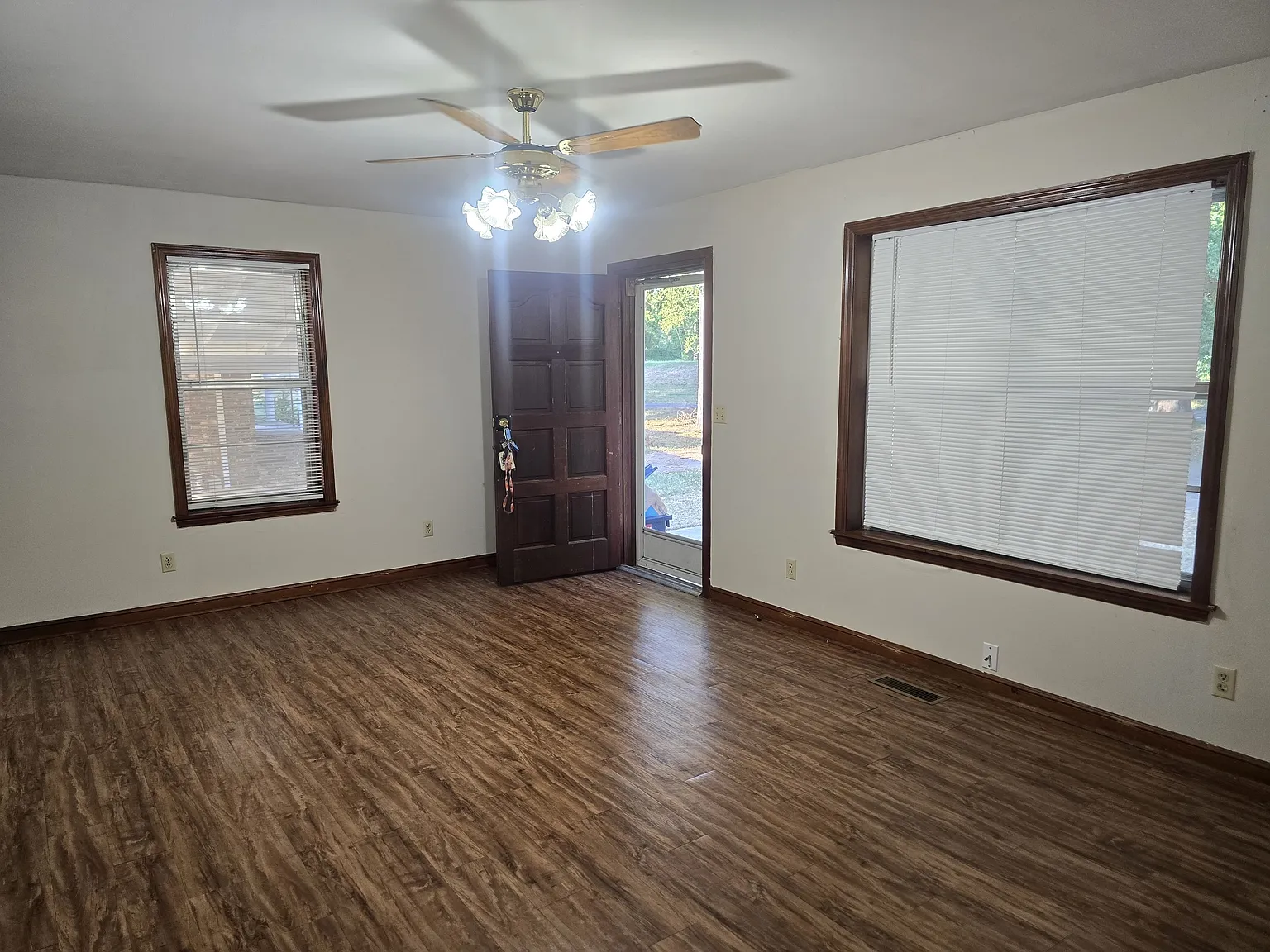 307 N Central Ave, Clarksville - 1 — Photo 4