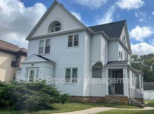 509 1/2 S Broad St, Mankato, MN 56001