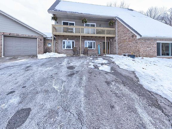 2nd image of 40 W Blue Spruce Dr