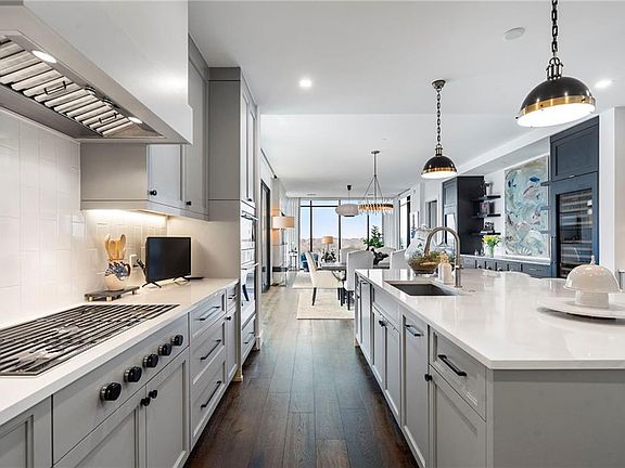 3rd image of 2520 Peachtree Rd #1203