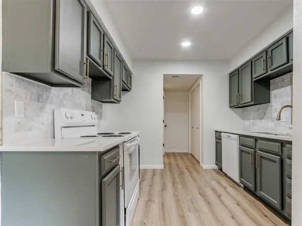 11417 Springhollow Rd APT 905, Oklahoma City, OK 73120