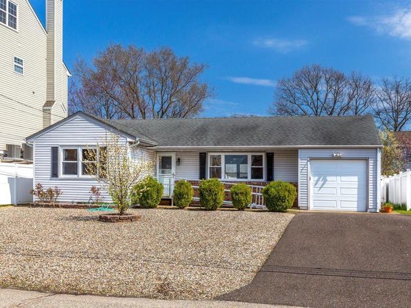 Kettle Creek Toms River Real Estate 2 Homes For Sale Zillow