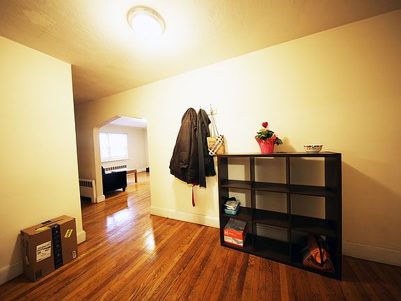 3rd image of 23 Heath St #1
