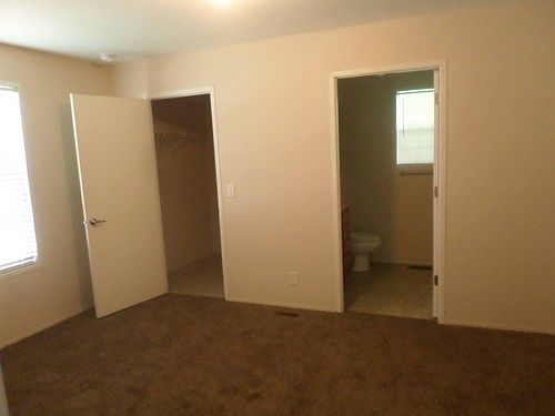 5th image of 2054 N Rober Blvd