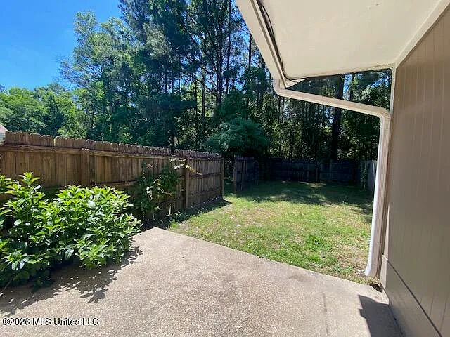 15251 Parkwood Dr N #D — Photo 5