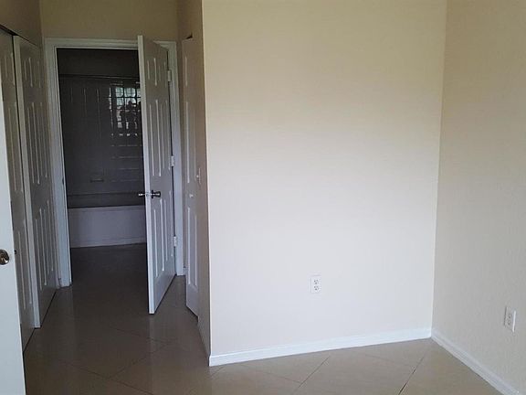 2nd image of 2507 Belmont Ln