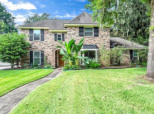 129 Arrowwood St, Lake Jackson, TX 77566