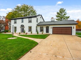 27 Canterbury Rd, Aurora, IL 60506